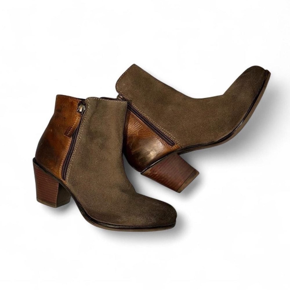 brown suede ankle boots – size 10